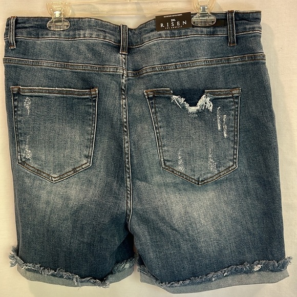 Risen Distressed Cuffed Cutie Jean Shorts NWT - Picture 2 of 5